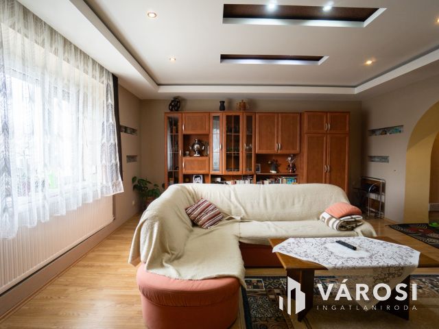 Eladó családi ház Dunaszeg központjában