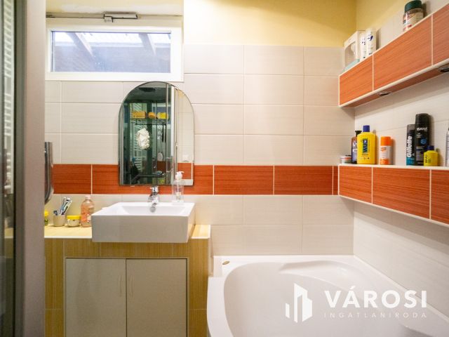 Eladó családi ház Dunaszeg központjában