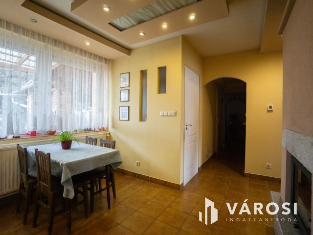 Eladó családi ház Dunaszeg központjában