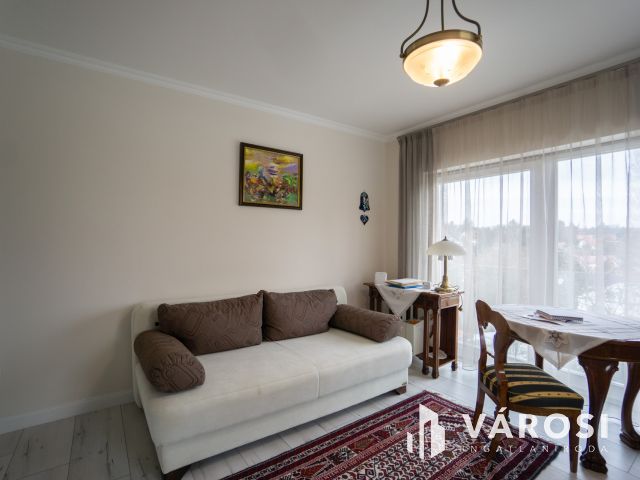 Modern, belső kétszintes családi ház remek panorámával!