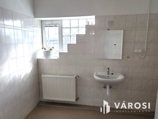 330 m2+120 m2 csarnok+ iroda Debrecen déli ipari övezet