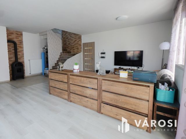 Kertvárosi, 3 lakásos Ikerházfél