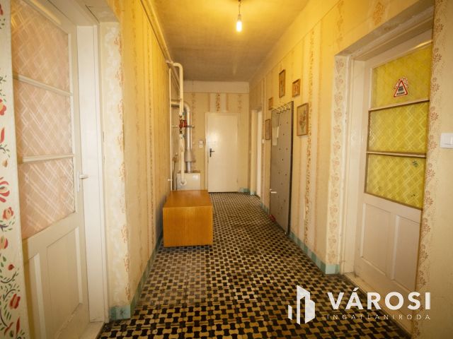 Nagy ház, jó elrendezés Kétsopronyban