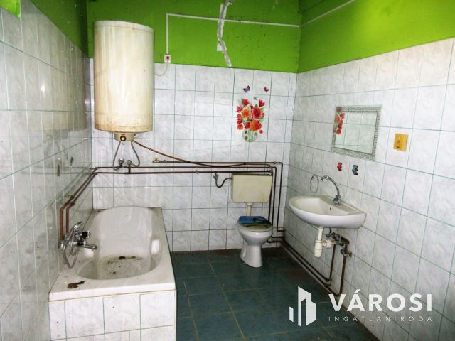 Pitvarosi családi ház