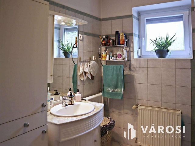 Balatonmáriafürdőn, családi ház, 150m-re a víztől