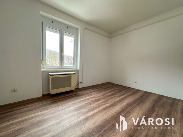 Belváros közelében 3 szobás lakás eladó!