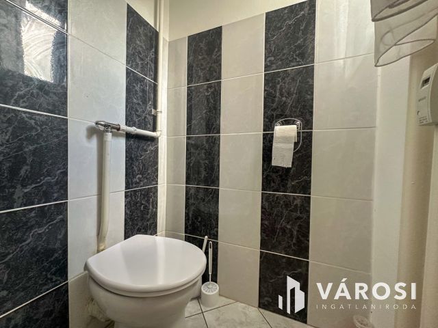 Arany János úton 3. emeleti, 58 nm-es lakás eladó!