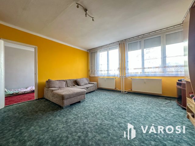 Arany János úton 3. emeleti, 58 nm-es lakás eladó!