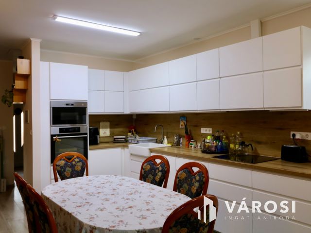 Újszerű családi fészek Győrságon