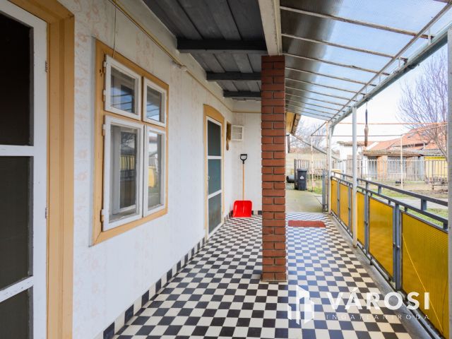 Tágas terek, jó szerkezet, belváros közeli lokáció