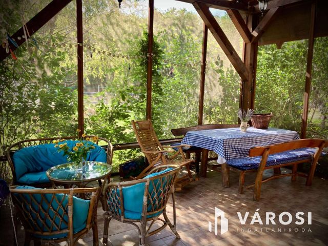 Álombirtok Pesthez közel