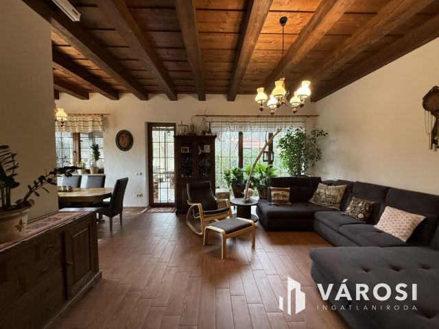 Álombirtok Pesthez közel