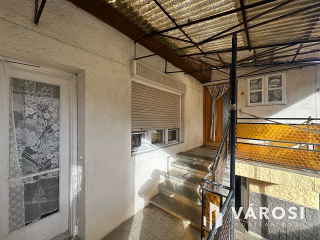 A falu csendes részén, felújítandó családi ház eladó!