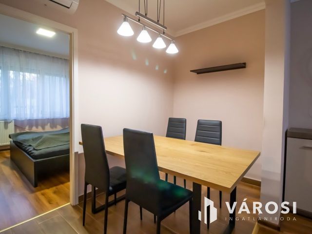 Gyönyörűen felújított 2 szobás lakás a belváros határán