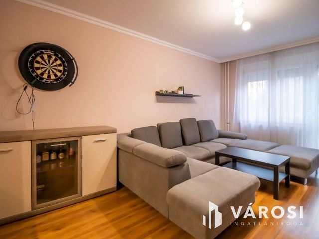 Gyönyörűen felújított 2 szobás lakás a belváros határán