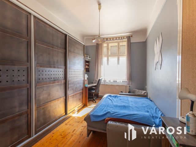 Nagy családi ház Soltvadkert belvárosában