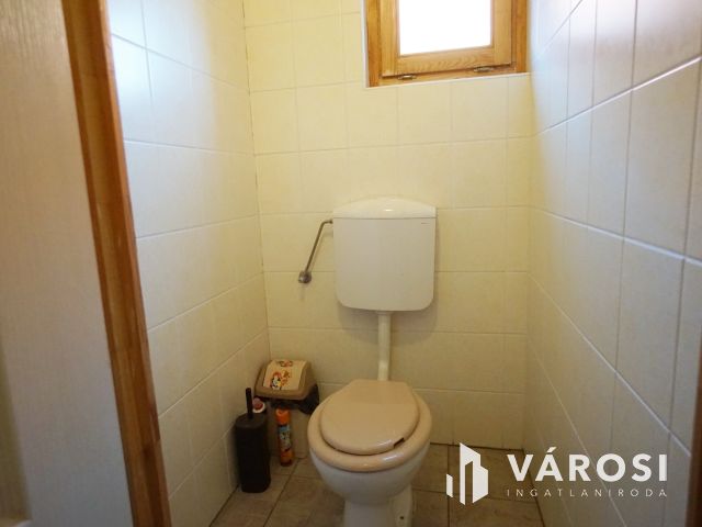 Azonnal költözhető több generációs ház a központban eladó