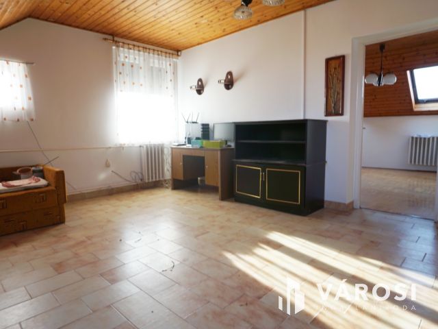 Azonnal költözhető több generációs ház a központban eladó