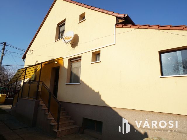 Azonnal költözhető több generációs ház a központban eladó