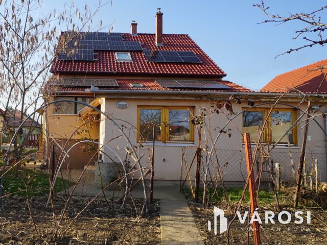 Azonnal költözhető több generációs ház a központban eladó