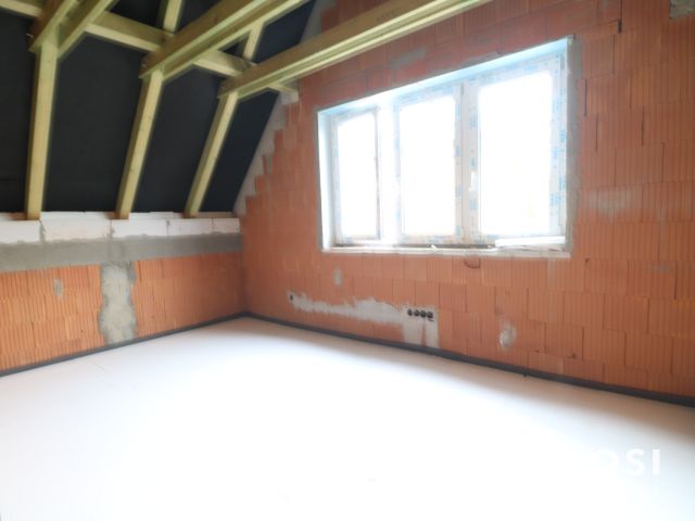 Szöregen kulcsrakész családi ház eladó.