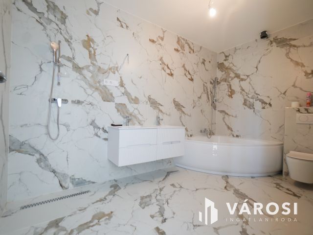 Remek ikerház maximális felszereltséggel!