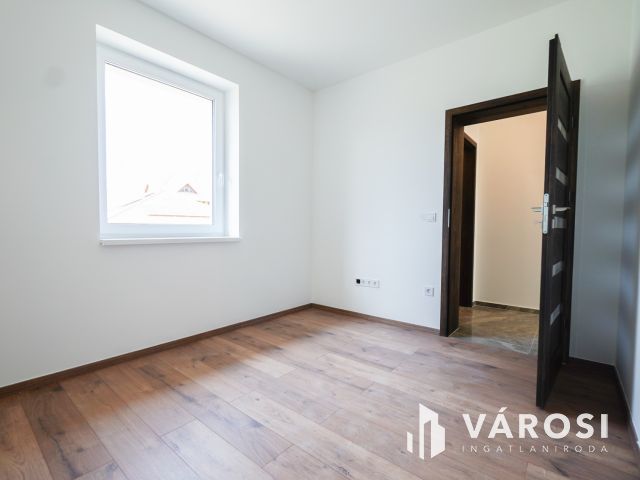 Remek ikerház maximális felszereltséggel!