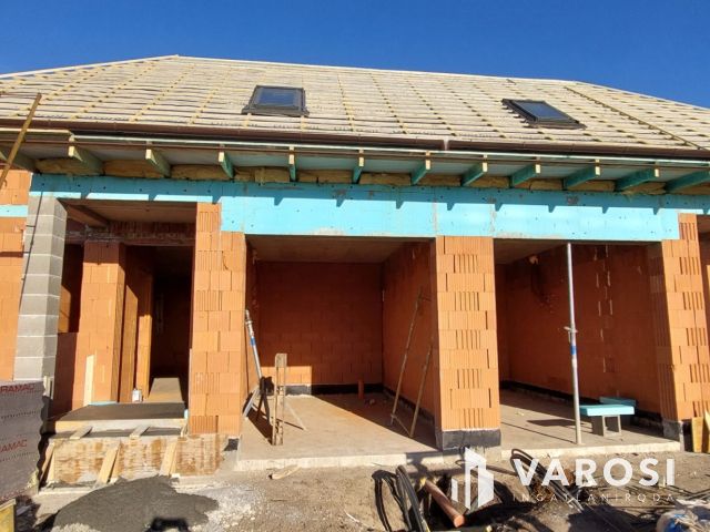 Épülő ikerház EBESEN