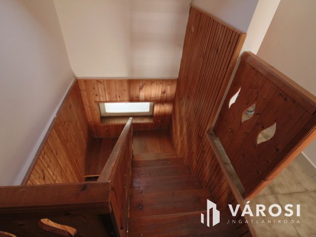 Családi ház gondos bérlőt keres