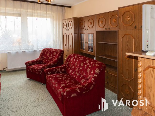 Két lakrész, nagy telek, végtelen lehetőségek