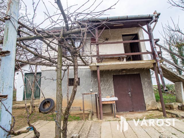 Kellemes, szomszédmentes kis zártkerti ingatlan