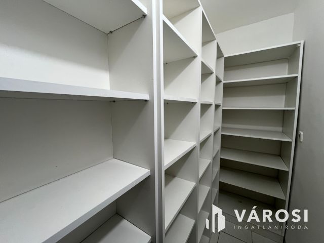 Debreceni 2 Szobás Jó Ház, Csendes Utcában Eladó!