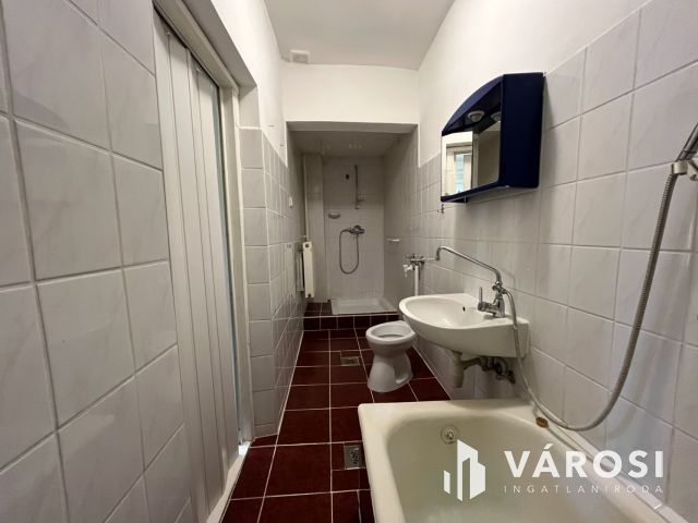 Debreceni 2 Szobás Jó Ház, Csendes Utcában Eladó!