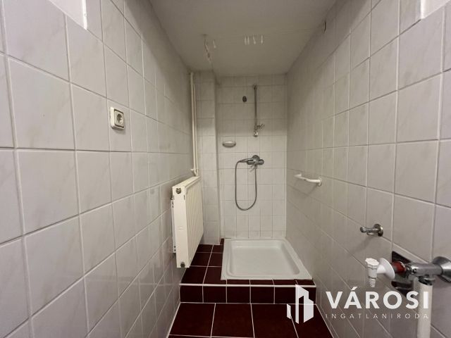 Debreceni 2 Szobás Jó Ház, Csendes Utcában Eladó!