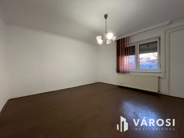 Debreceni 2 Szobás Jó Ház, Csendes Utcában Eladó!