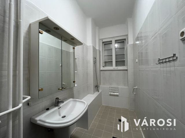 Debrecen Belváros, Nagypolgári Lakás Nagyon Jó Helyen!