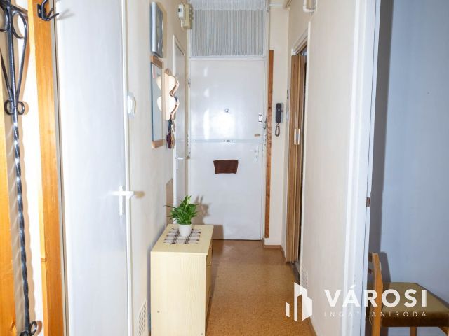 Eladó sestakerti lakás, formáld saját ízlésed szerint!
