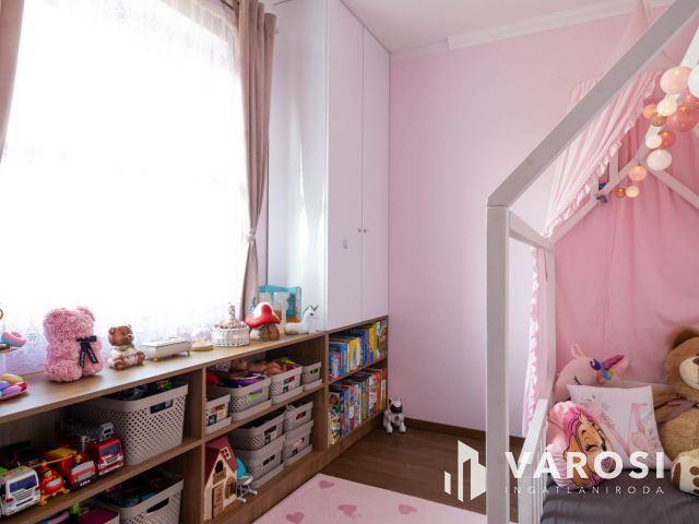 Gyönyörű pallagi ház jó környéken eladó