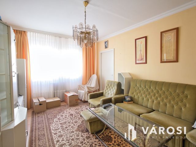 Napfényes 3 szobás lakás Tarjánban.