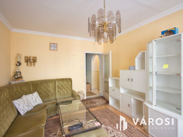 Napfényes 3 szobás lakás Tarjánban.