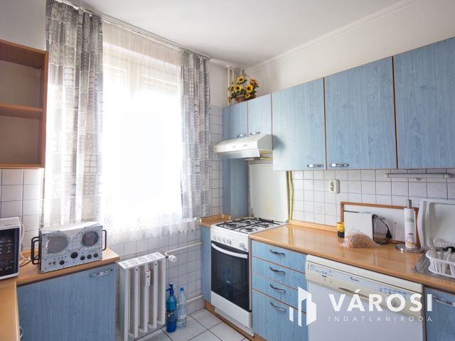 Napfényes 3 szobás lakás Tarjánban.