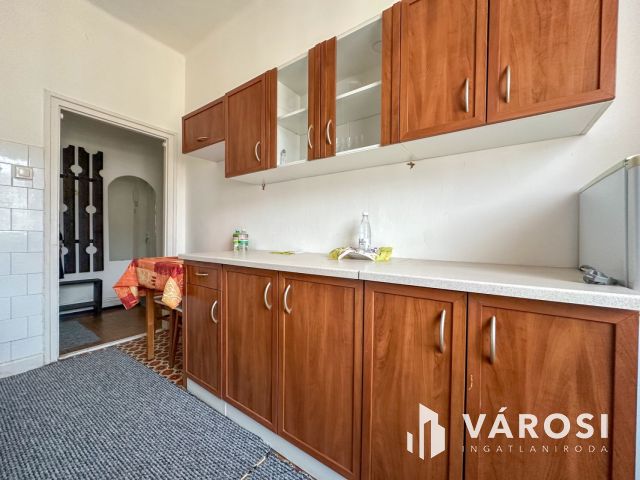 Vásártéren 1 emeleti lakás eladó!