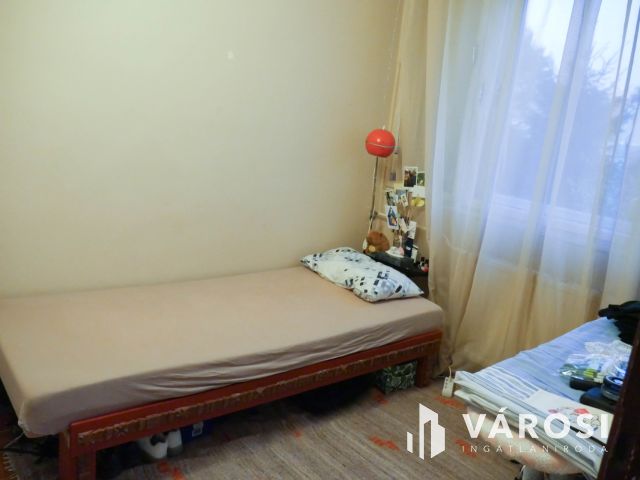 Csendes, jól élhető lakás, erkély, nyugodt környezet