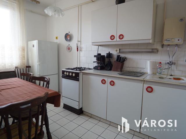 Belvárosi lakás, zárt udvaros társasházban