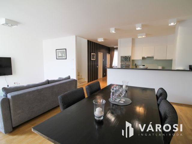 Luxus üvegkastély kiadó a Lánchídnál