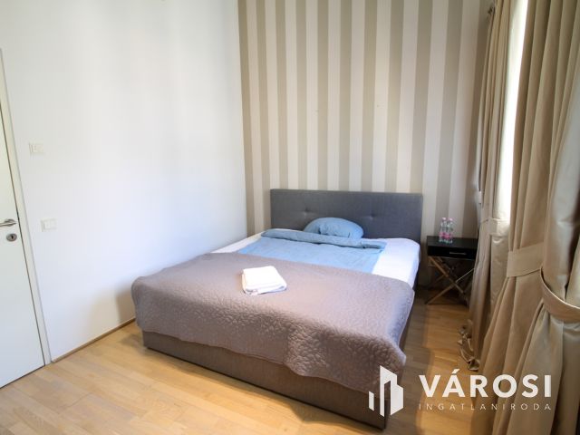 Luxus üvegkastély kiadó a Lánchídnál