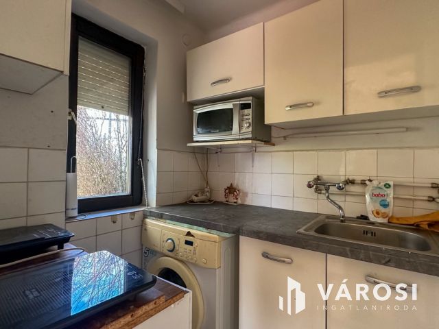 Kercseg Dűlőben, tégla épülettel, zártkert eladó!