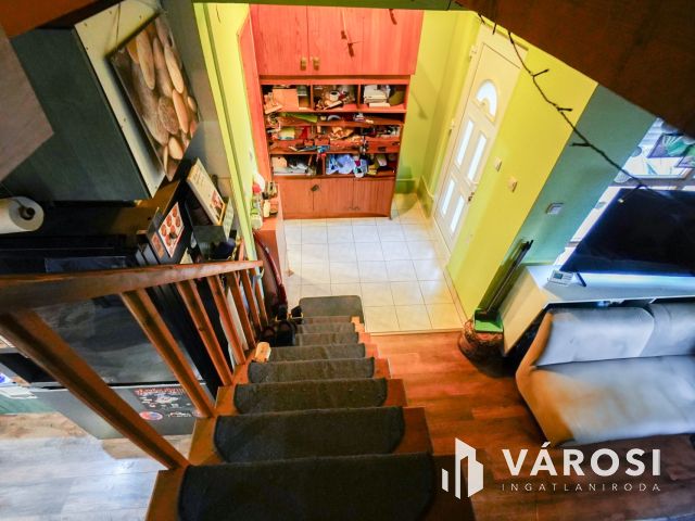 Remek házrész központi elhelyezkedéssel Szigethalmon!