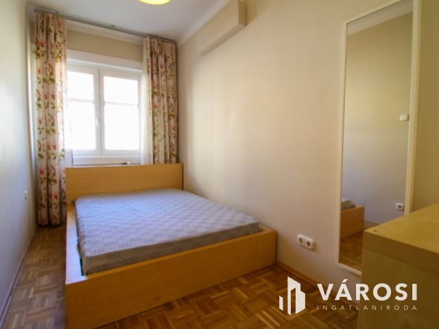Otthonos lakás kiadó a Belváros szíve csücskében