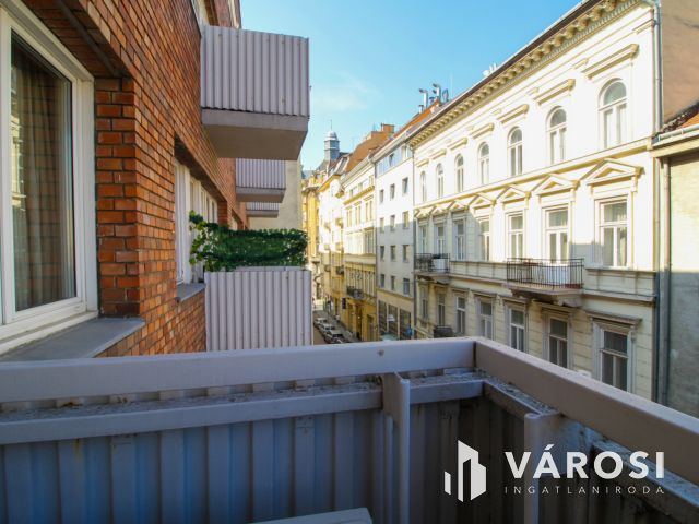 Otthonos lakás kiadó a Belváros szíve csücskében